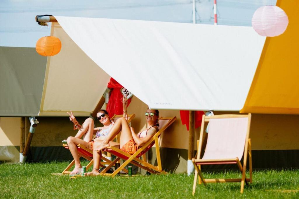 100 Jaar Tt Circuit Assen 2025 Glamping Incl Stroom Ngoại thất bức ảnh